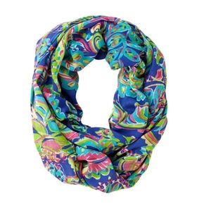 Riley infinity loop scarf toucan play